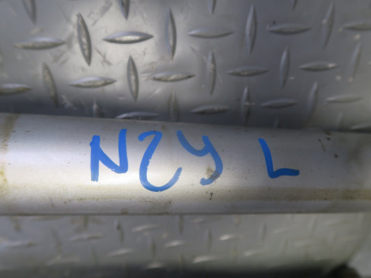 87-89 Nissan Z31 300ZX NON Turbo Set of 2 KYB Rear Strut Shock Absorber