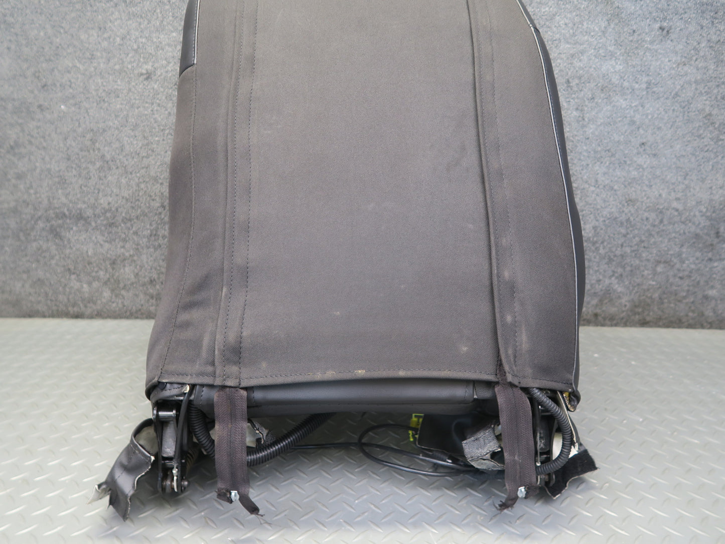 05-10 Chevrolet Corvette C6 Front Right Seat Upper Letaher Cushion Black OEM