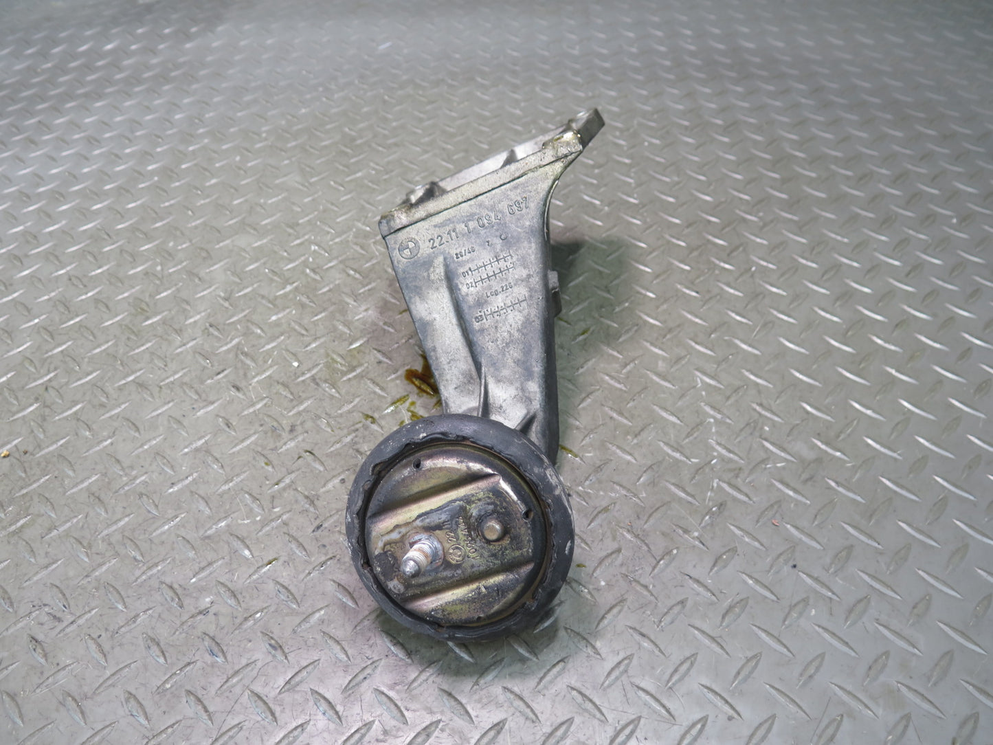 01-06 BMW E46 330ci M54 Set of 2 Engine Left & Right Motor Mount Support OEM