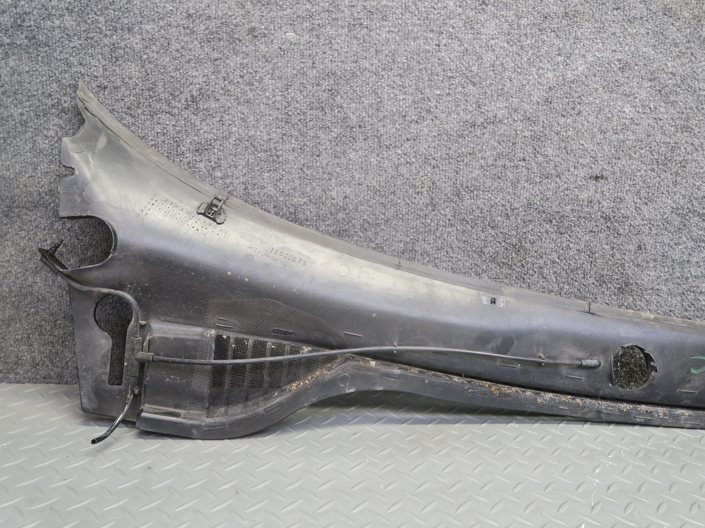 05-07 Chevrolet Corvette C6 Front Windshield Air Vent Cowl Trim Panel OEM