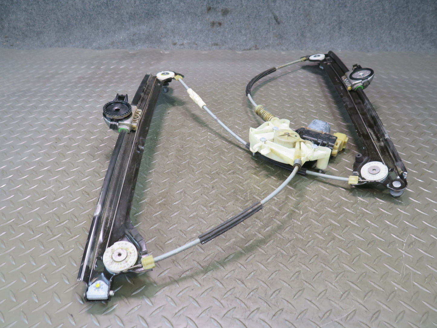 2017-2020 Maserati Levante M161 Front Left Door Window Regulator w Motor OEM