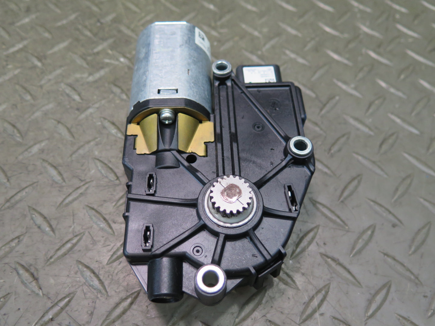 2017-2020 Maserati Levante M161 Front or Rear Sunroof Motor Drive Unit