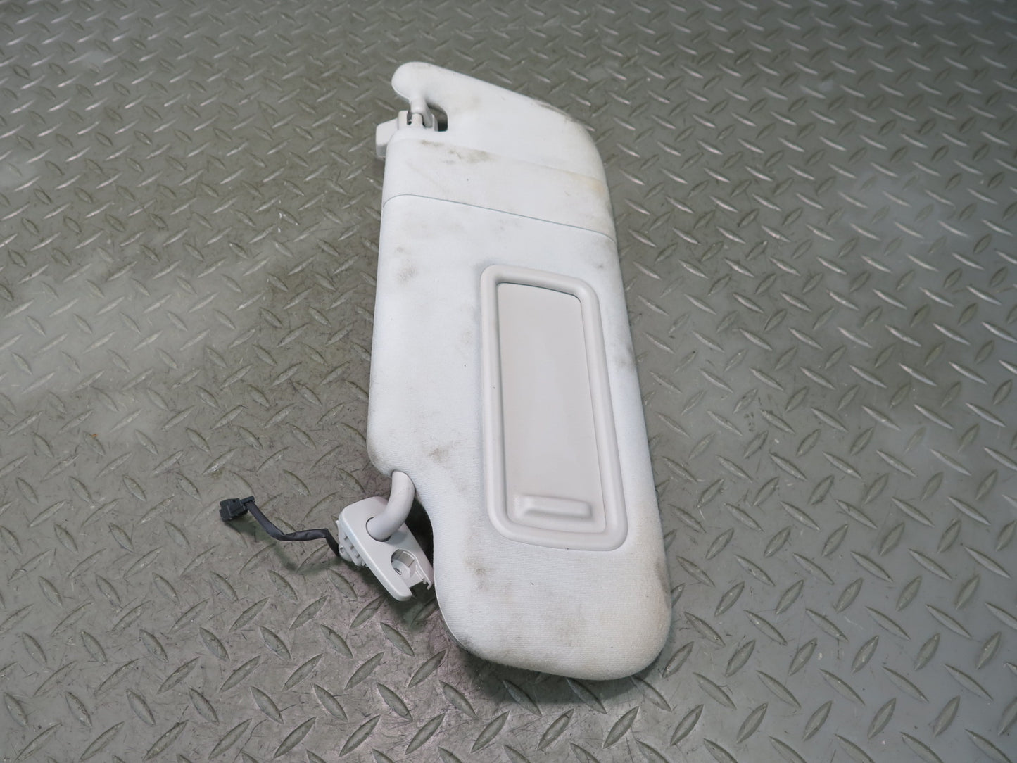 2017-2020 Maserati Levante M161 Front Left & Right Sun Visor Set of 2