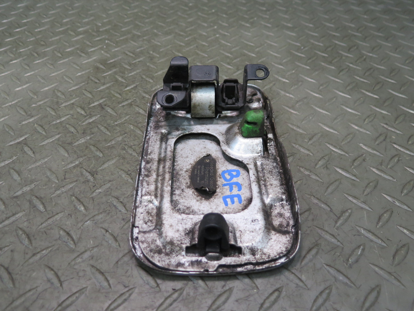 97-03 BMW E39 540ia Fuel Tank Filler Door Lid Cover Titan Silver OEM