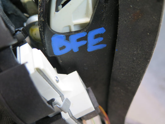 02-03 BMW E39 540ia 4.4L M62 A/T Steptronic Gearshifter w Trim Knob & Cable OEM