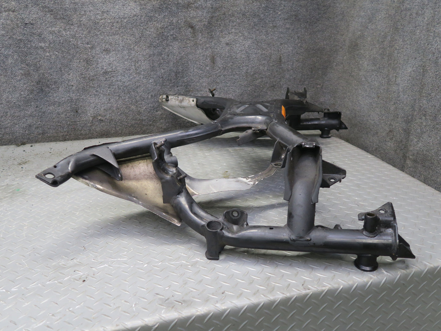 97-03 BMW E39 540ia 4.4L M62 Front Suspension Crossmember w Heat Shield Assy OEM