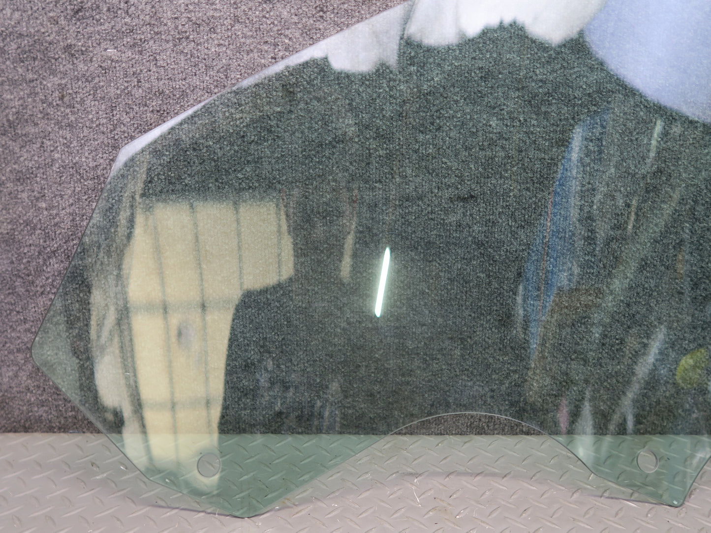 2017-2023 Alfa Romeo Stelvio Front Right Pass Side Door Glass Window