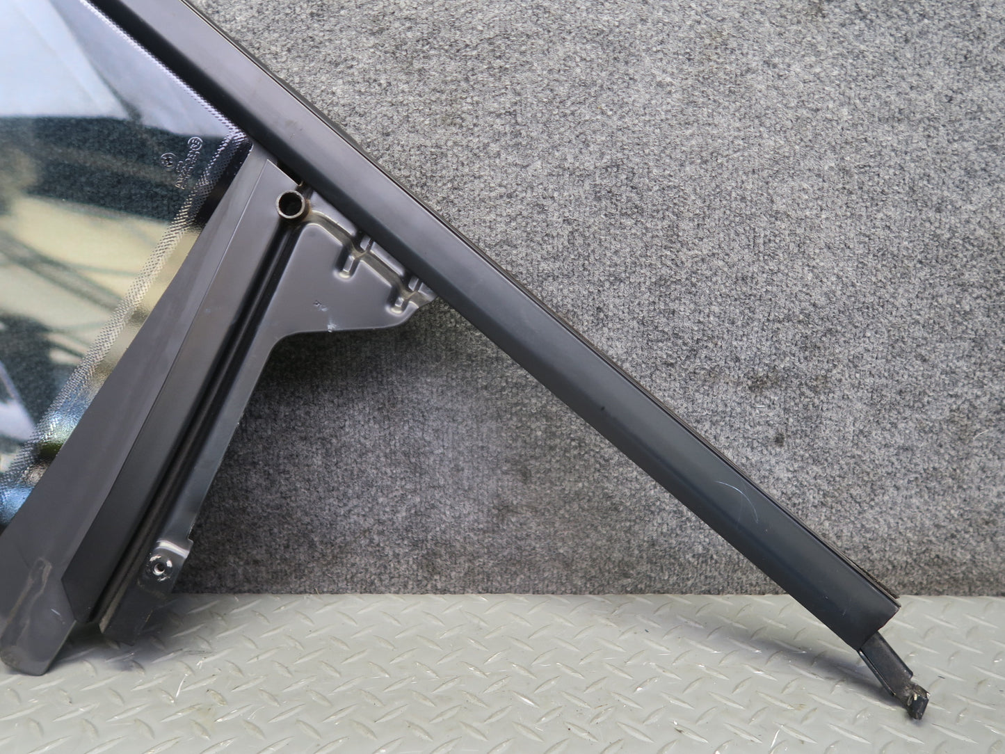 96-02 BMW E36/7 Z3 Roadster Front Right Door Fixed Glass Window OEM