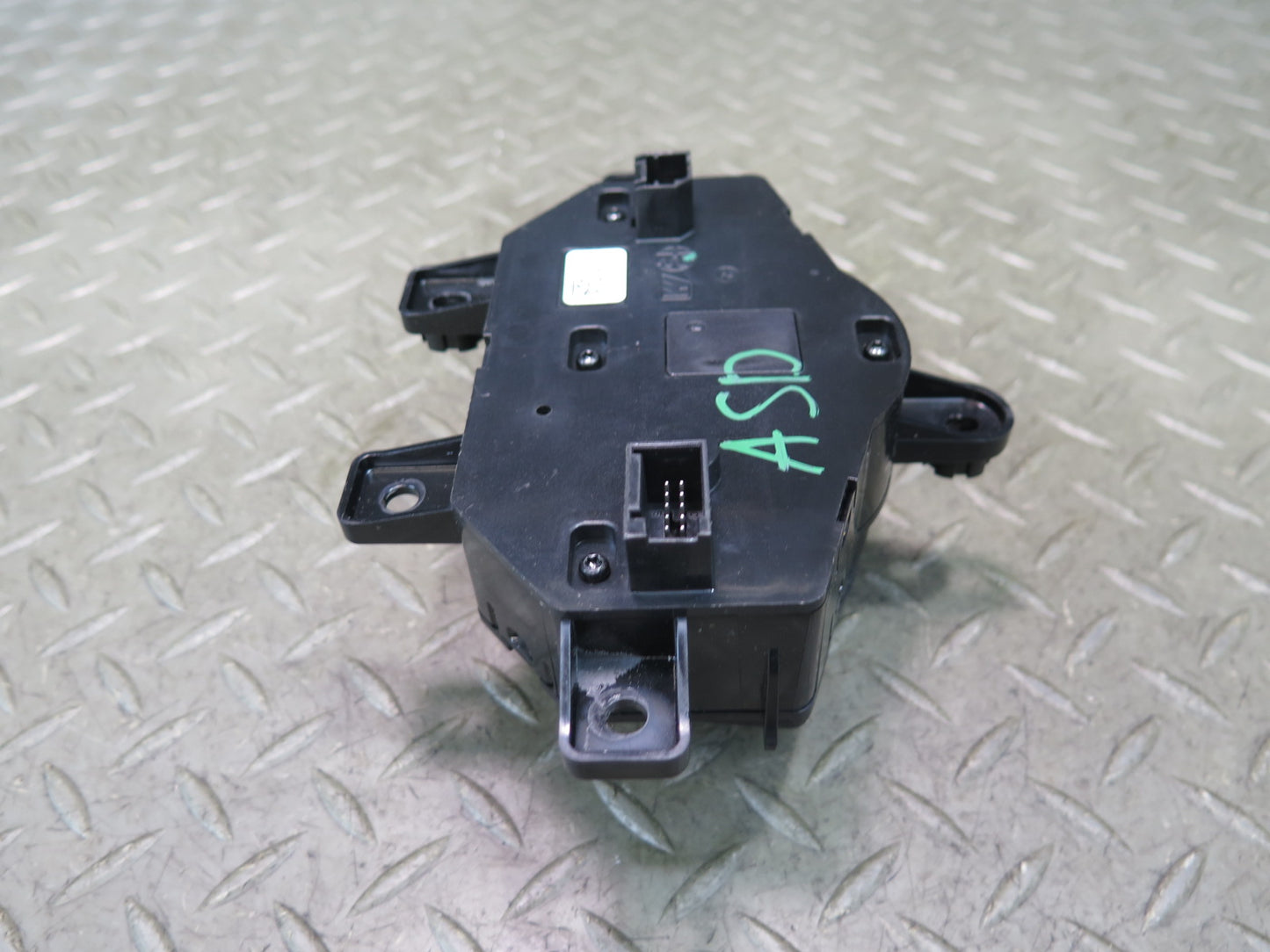 2017-2023 Alfa Romeo Stelvio Center Console Multimedia Control Switch