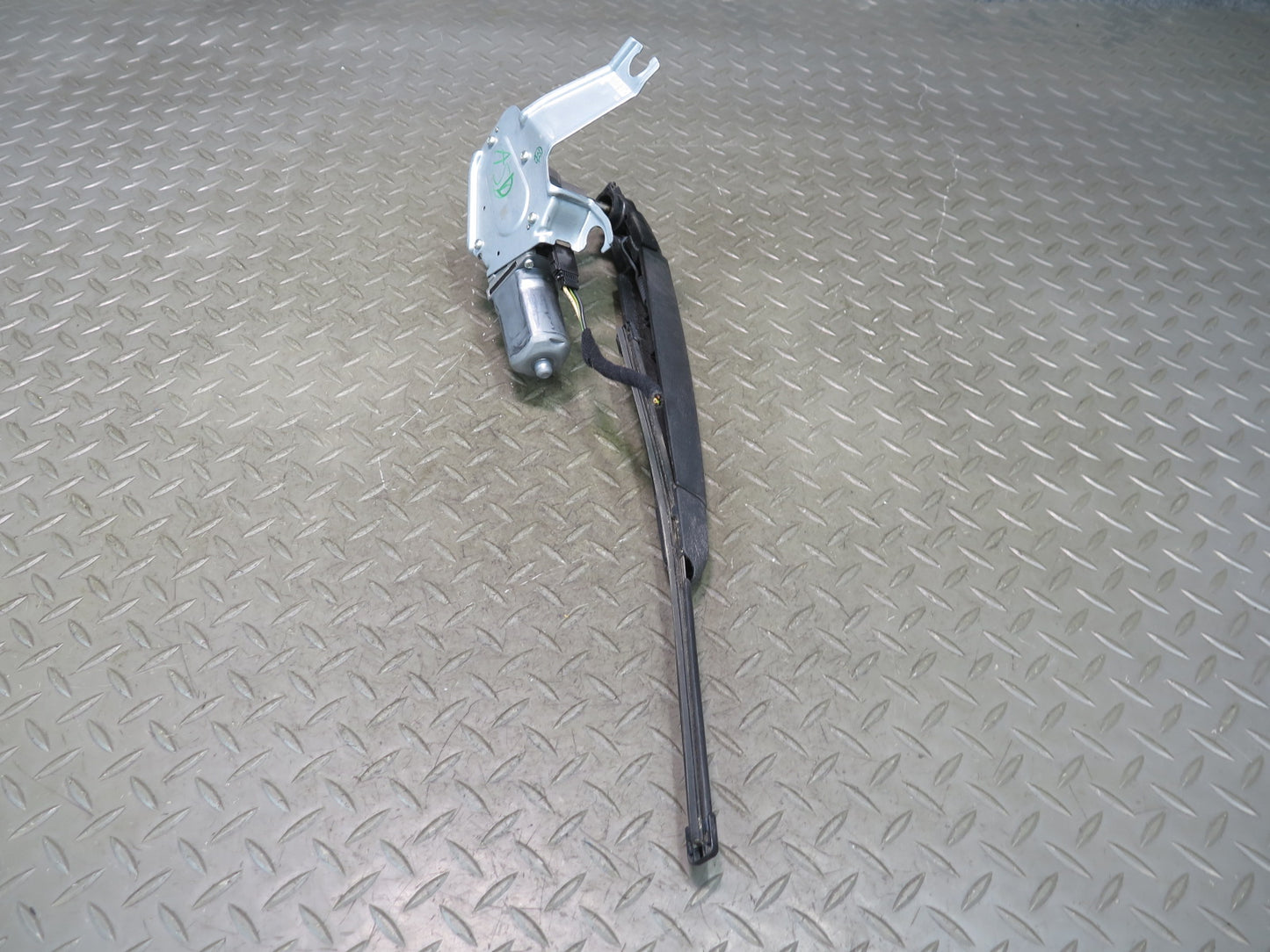 2017-2023 Alfa Romeo Stelvio Rear Trunk Liftgate Window Wiper Motor W/ Arm
