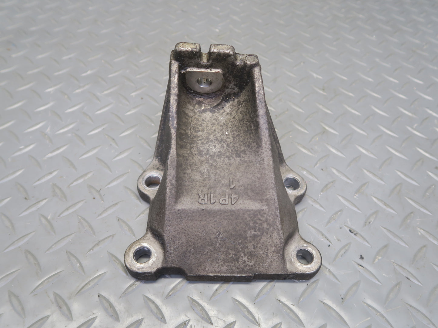 95-97 Nissan Gloria HY33 VQ30DET Set of 2 Engine Motor Mount Bracket OEM