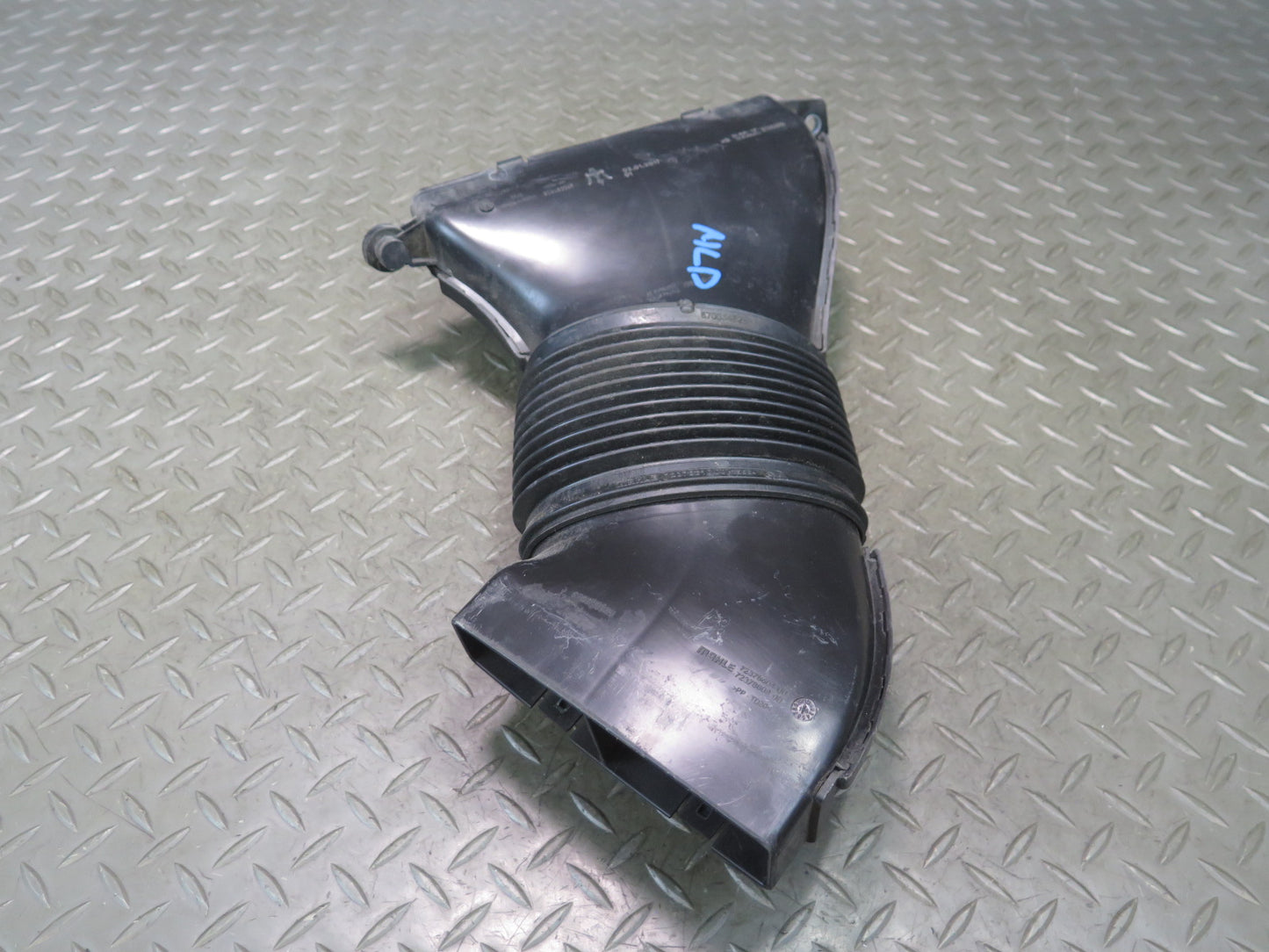 17-20 Maserati Levante M161 Right Air Intake Cleaner Filter Box Hose Tube Pipe
