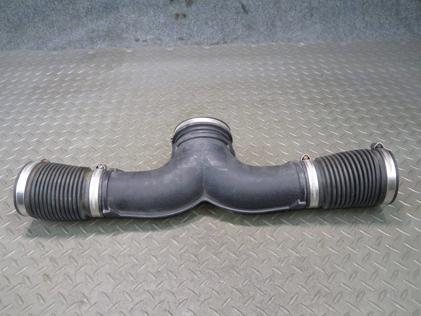 2014-2016 Porsche Cayenne 958 4.8L NA Air Intake Hose Duct Tube Pipe 7L5129760B