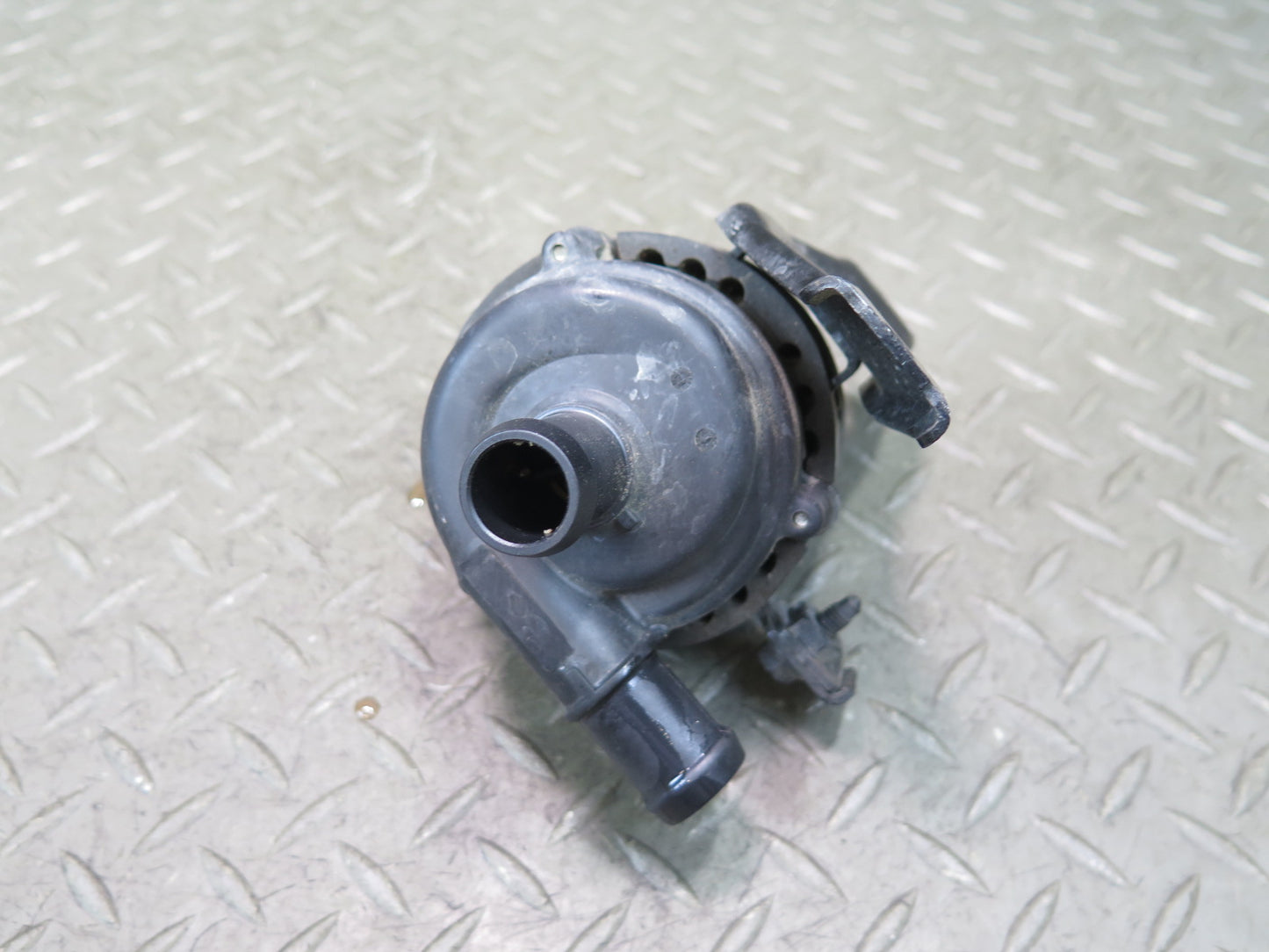 2017-2023 Alfa Romeo Stelvio 2.0L Engine Coolant Auxiliary Water Pump