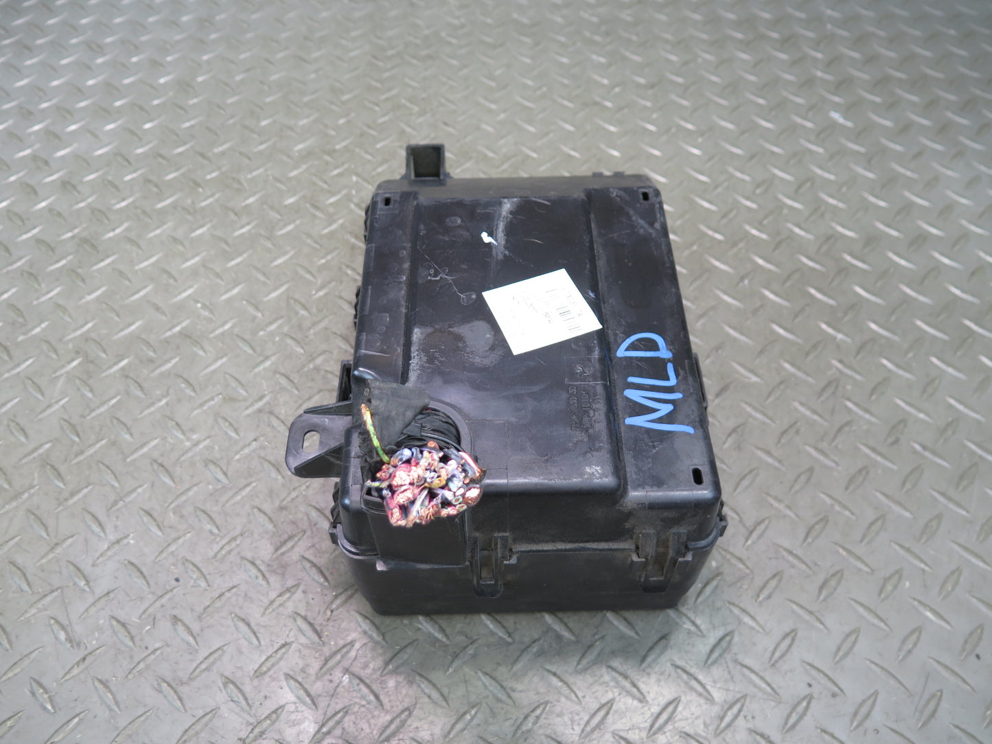 2017-2020 Maserati Levante M161 Engine Bay Fuse Relay Box 670035174