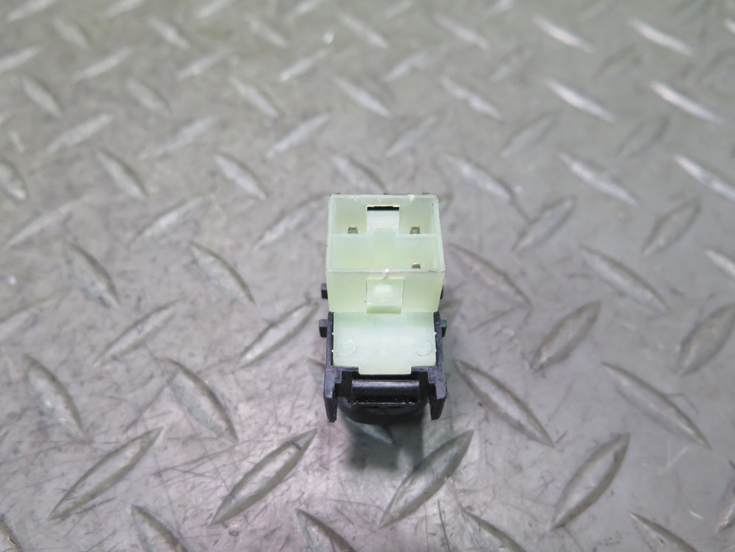 2002-2012 Mercedes W463 G500 Transfer Case High Low Button Switch 4638202110