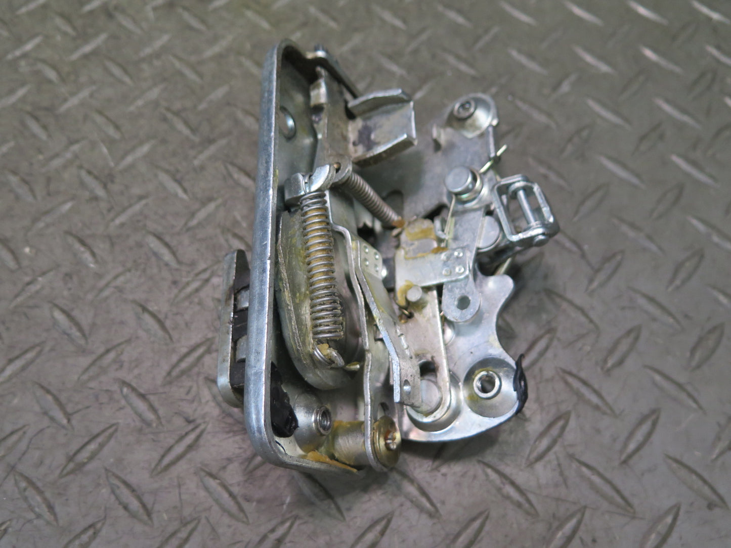 2002-2012 Mercedes W463 G500 Rear Trunk Door Lock Latch