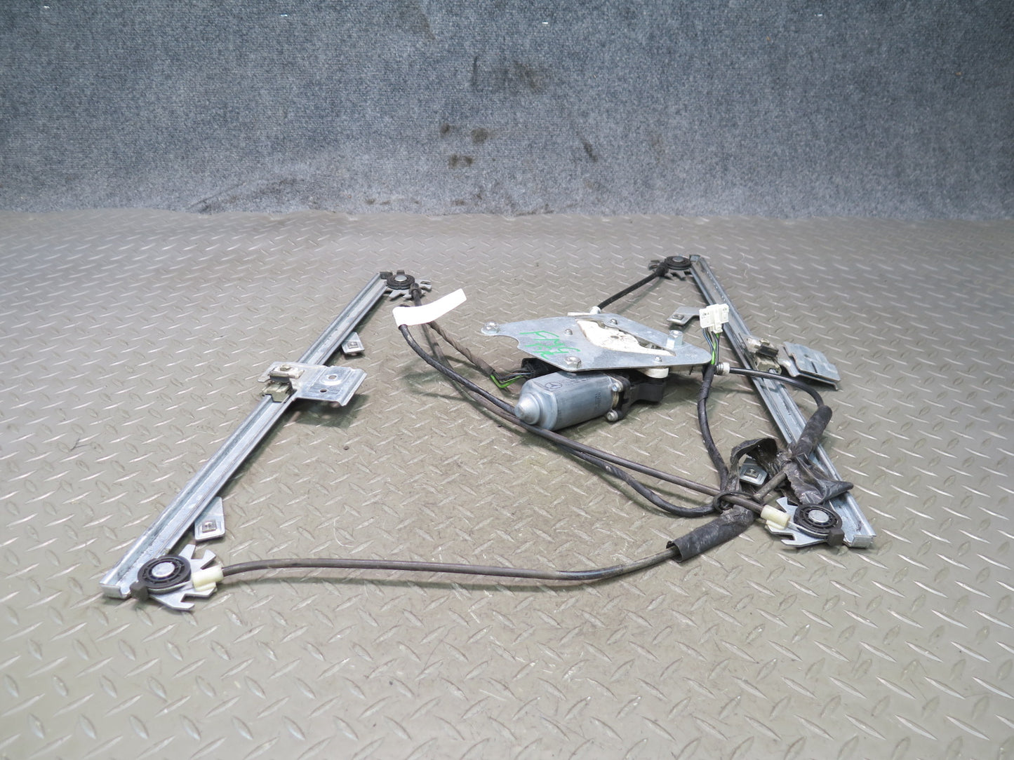 2002-2018 Mercedes W463 G500 G550 G55 Front Right Door Window Regulator w Motor