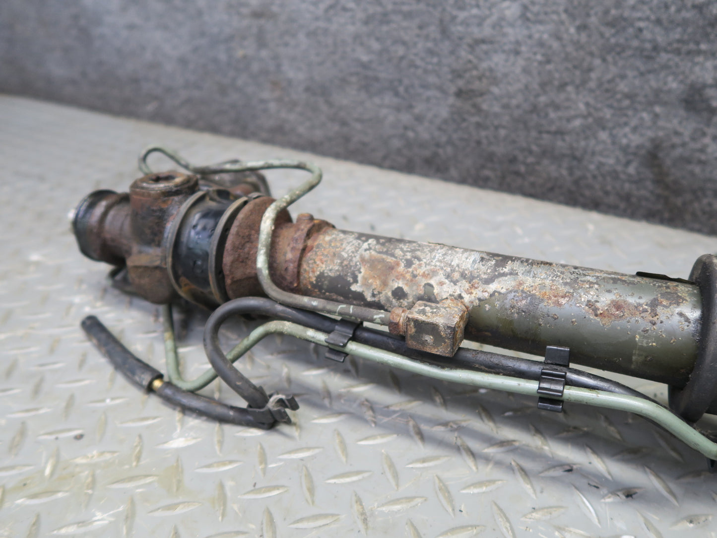 87-89 Nissan Z31 300ZX NON Turbo Power Steering Rack & Pinion OEM
