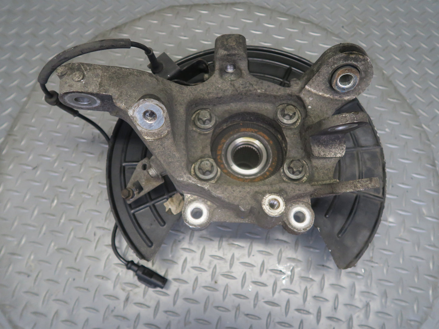 17-20 Maserati Levante M161 AWD Rear Left Spindle Knuckle Wheel Hub Bearing