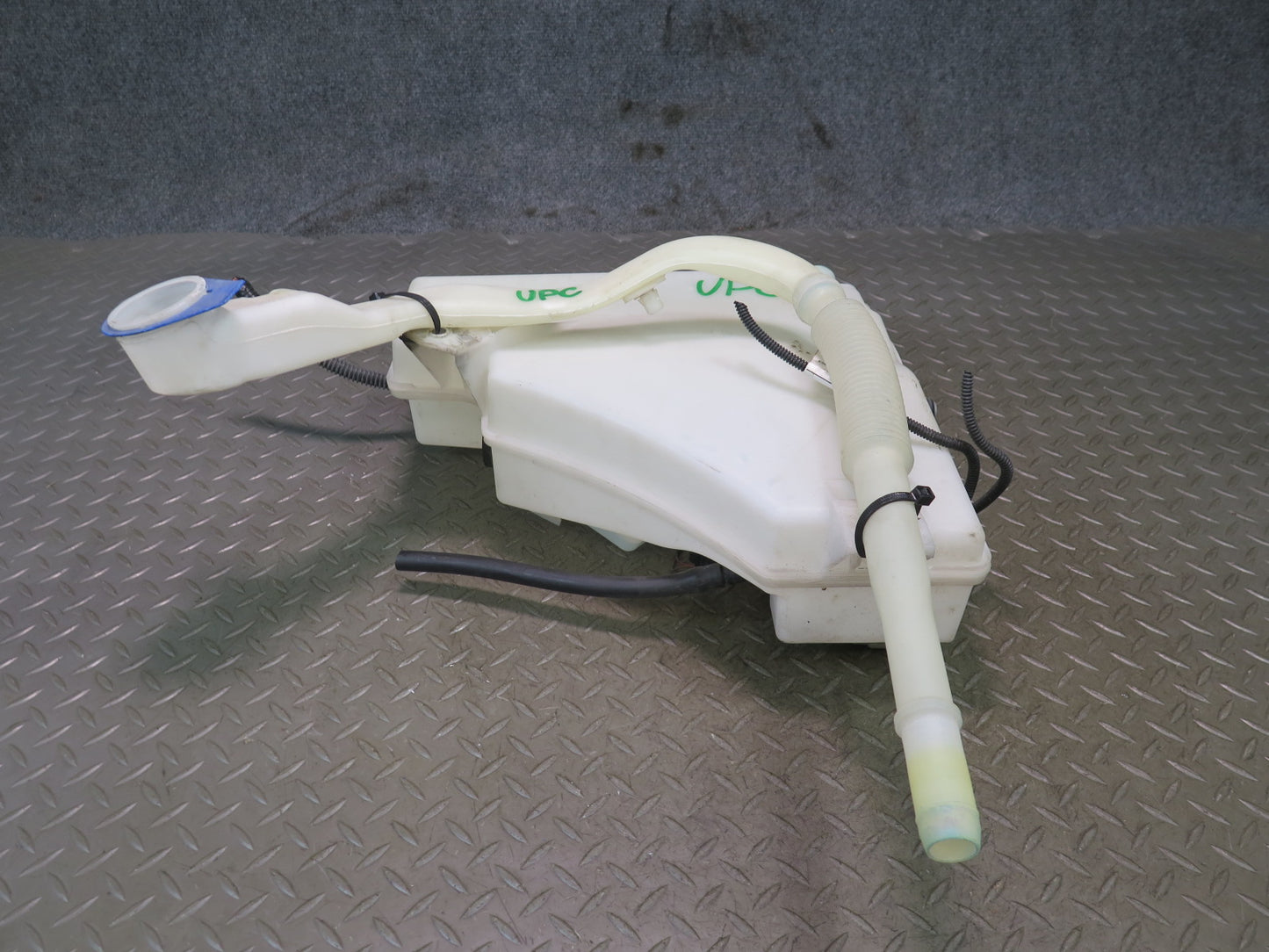 2011-2018 Porsche Cayenne 958 Windshield Washer Fluid Reservoir Tank w Pumps
