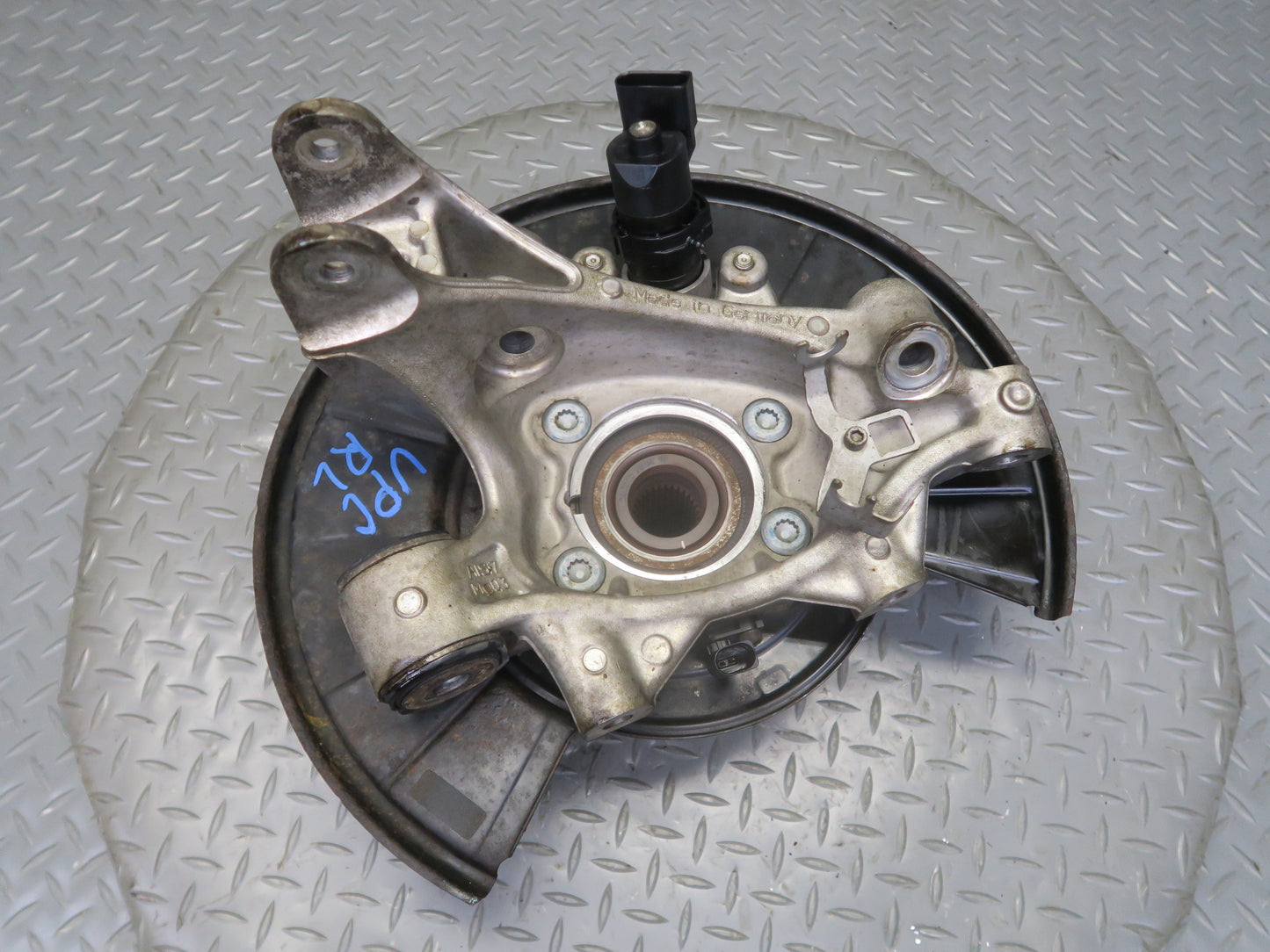 2011-2018 Porsche Cayenne 958 AWD Rear Left Spindle Knuckle Wheel Hub Bearing