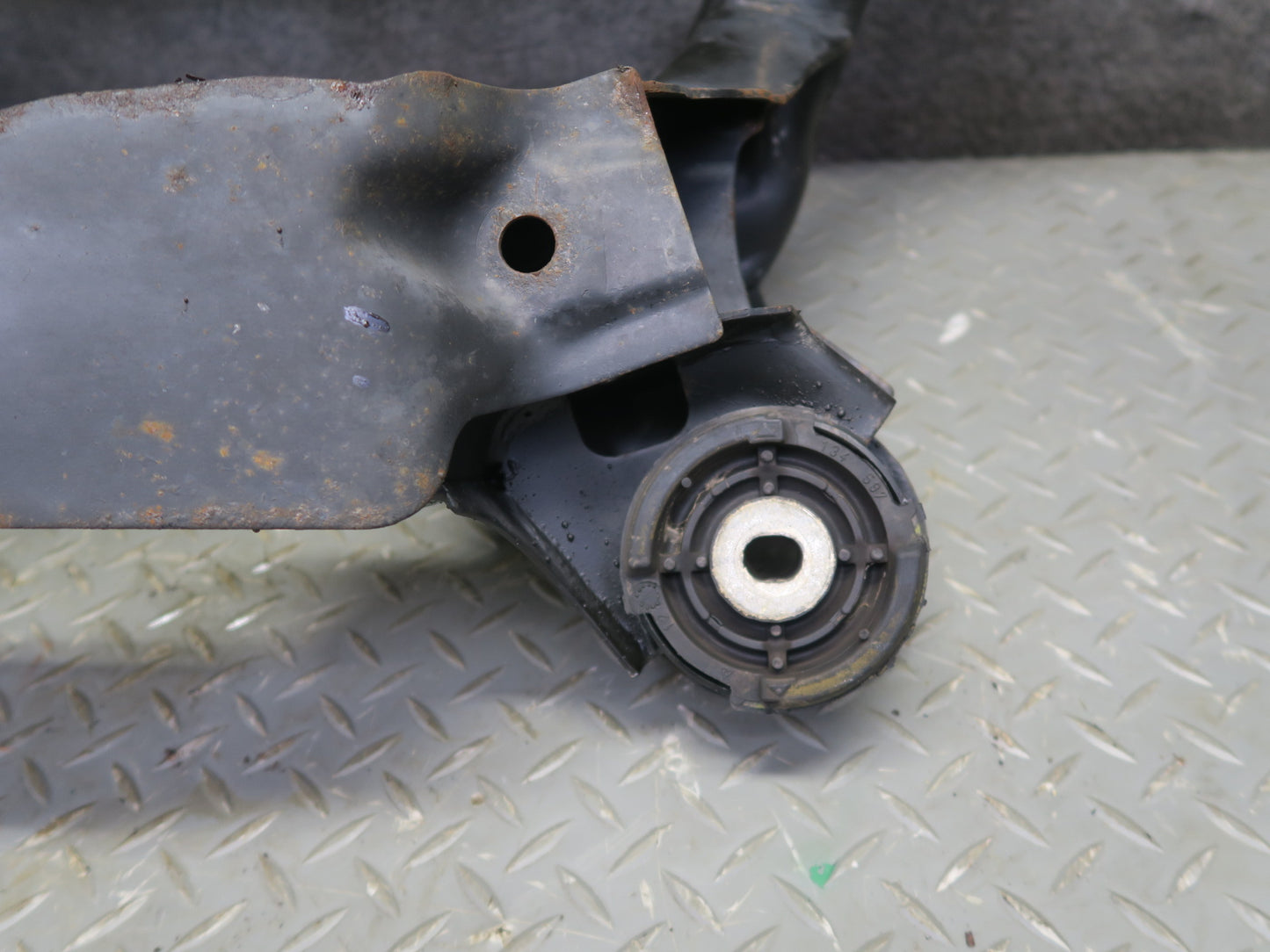 09-16 BMW E89 Z4 28i 30i RWD Rear Suspension Subframe Crossmember Carrier OEM