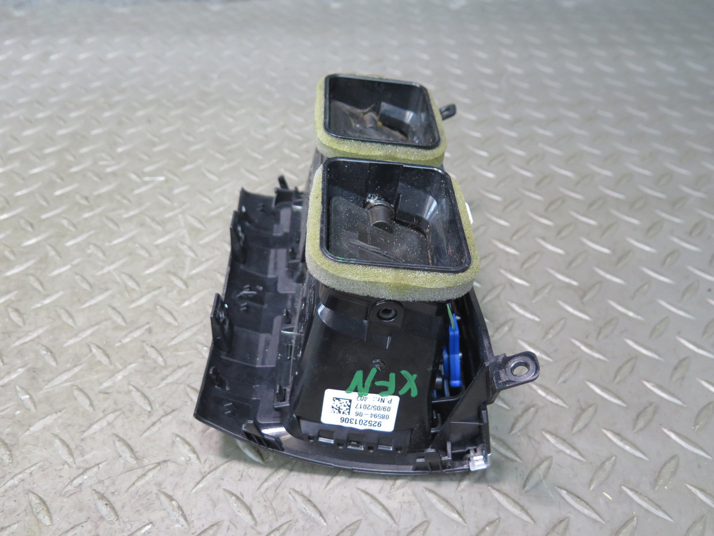 2014-2018 BMW F15 X5 Rear Center Console A/C Air Vent Grille 9252013