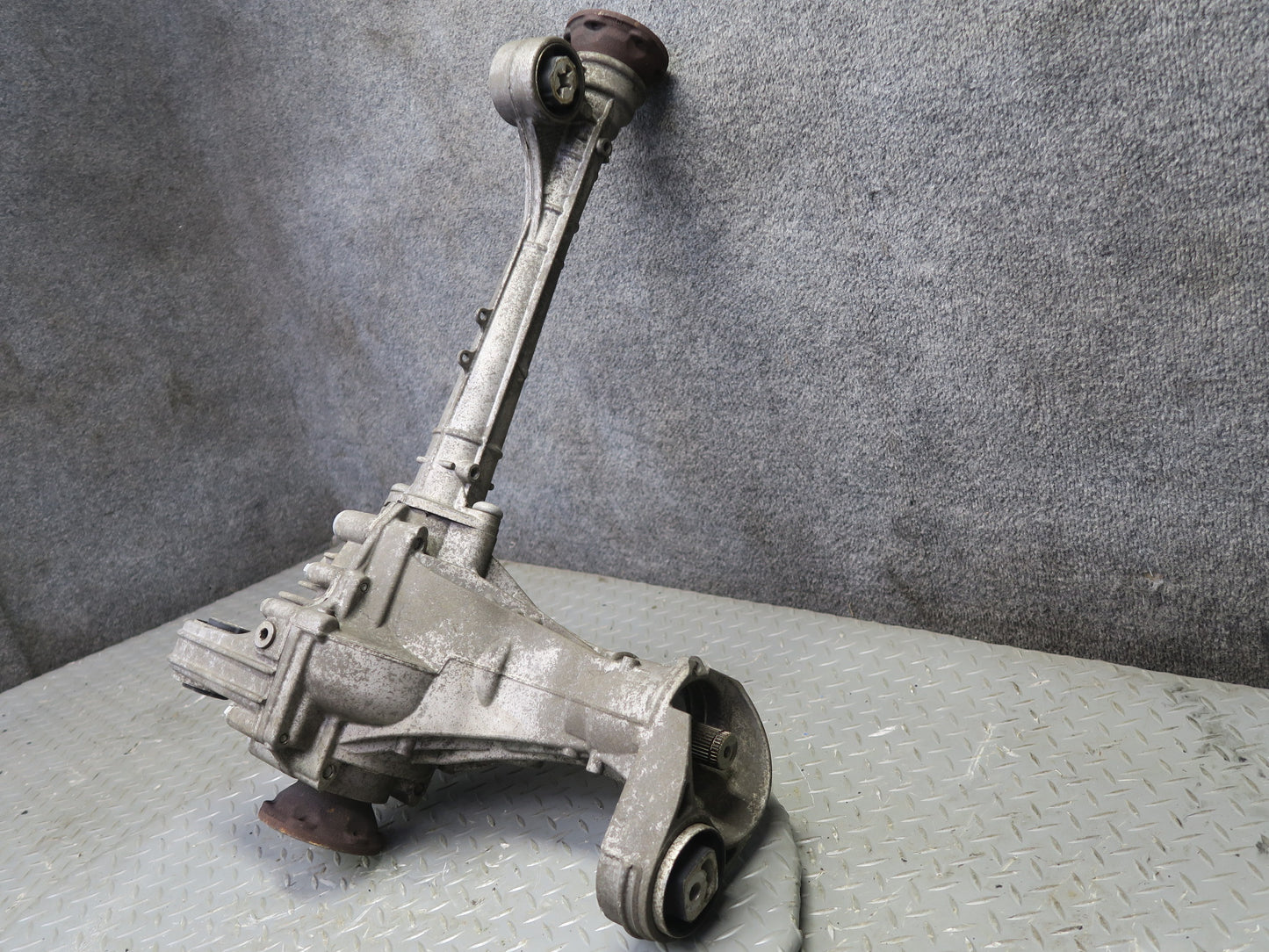 2011-2014 Porsche Cayenne 958 4.8L NA Front Axle Differential Carrier 2.92 124k