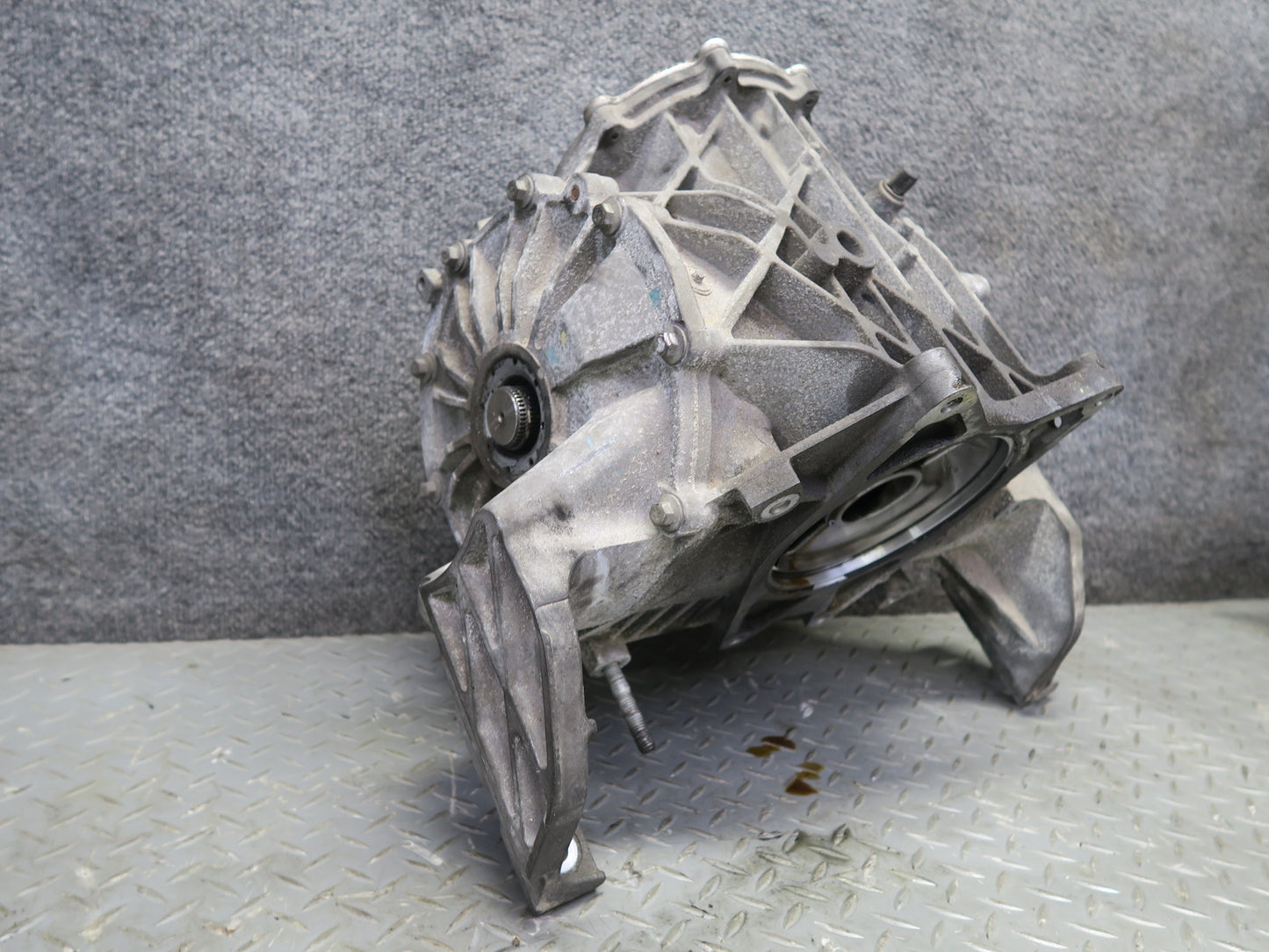 06-07 Chevrolet Corvette C6 Rear Differential Carrier 2:56 Ratio 12583200 OEM