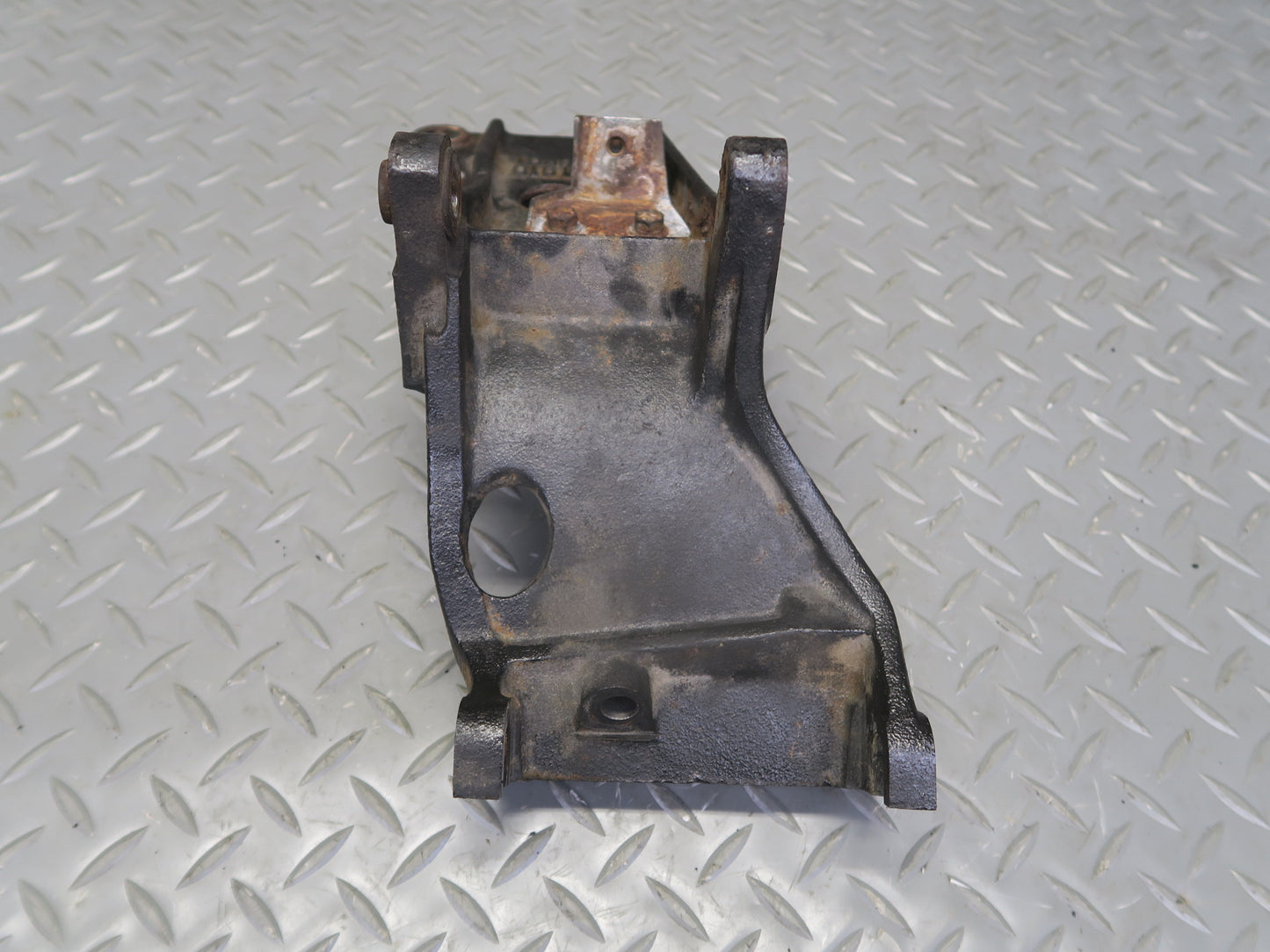 84-89 Nissan Z31 300ZX VG30E NON Turbo A/C Compressor Mount Bracket Support OEM