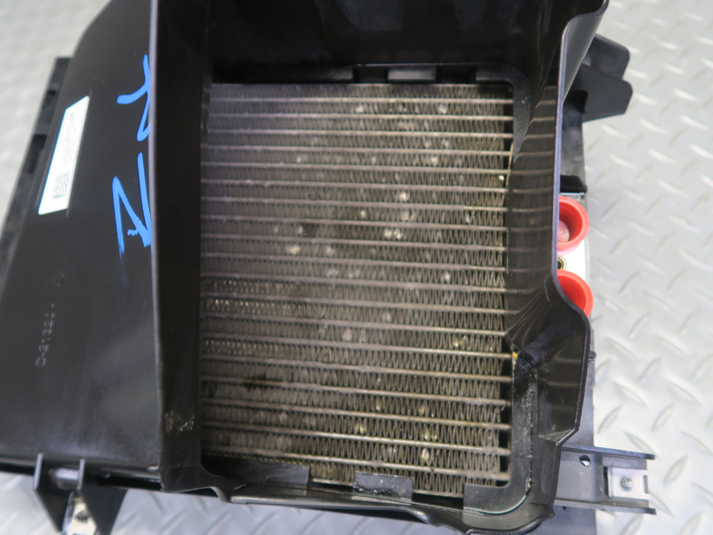 2014-2018 BMW F15 X5 N63 AWD Engine Front Right Auxiliary Radiator w Air Duct