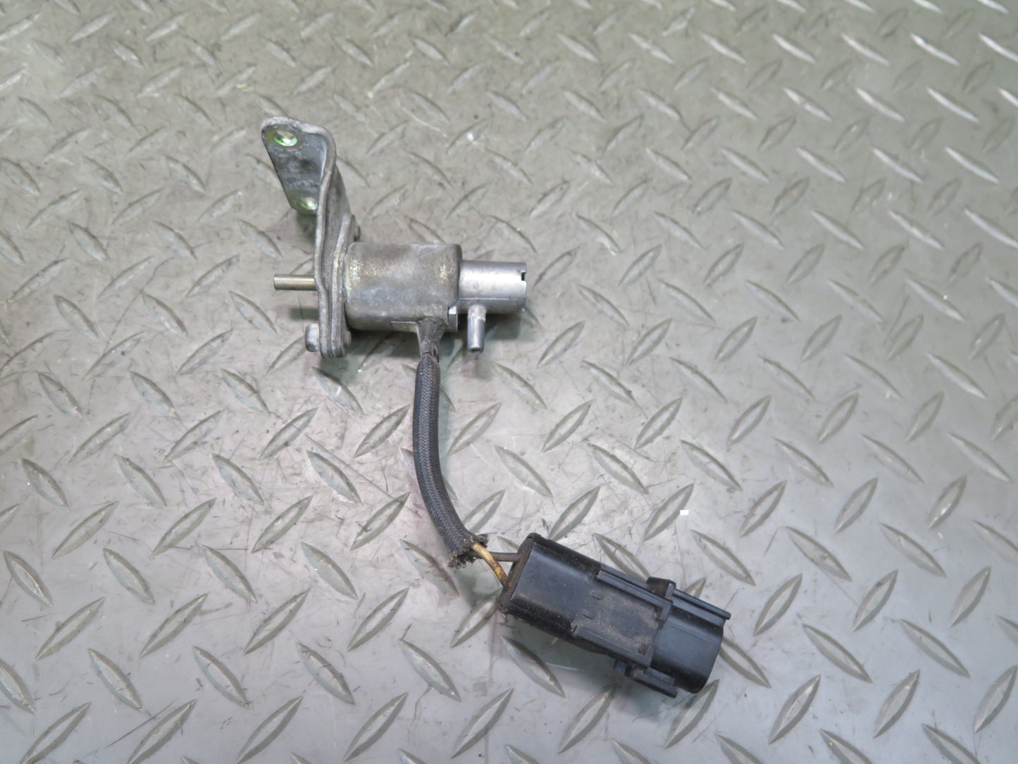 84-89 Nissan Z31 300ZX 3.0L VG30E NA Engine EGR AIV Control Valve Solenoid OEM