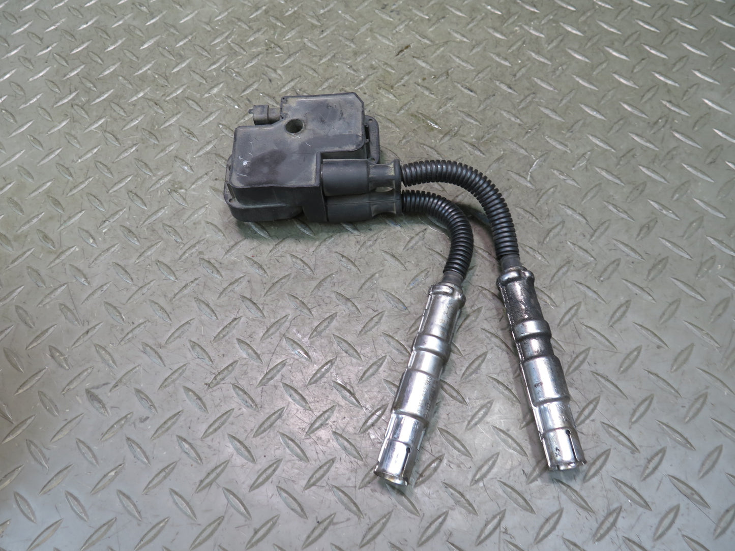 2002-2007 Mercedes W463 G500 M113 Ignition Coil Spark Plug