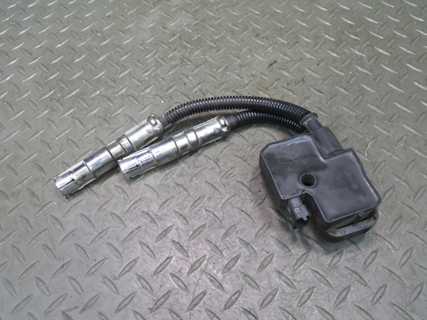 2002-2007 Mercedes W463 G500 M113 Ignition Coil Spark Plug
