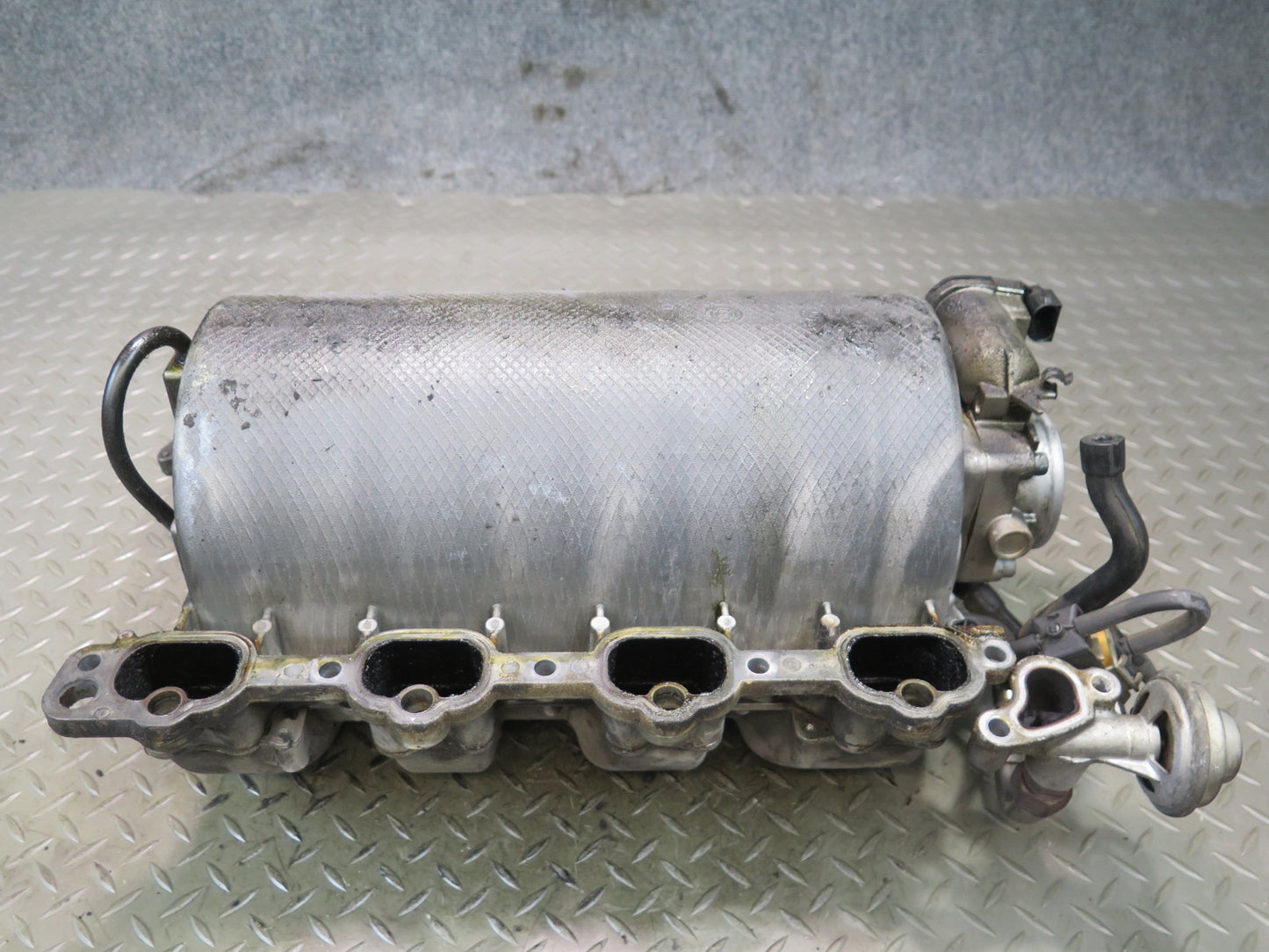 2002-2005 Mercedes W463 G500 Engine Intake Manifold 1131400401