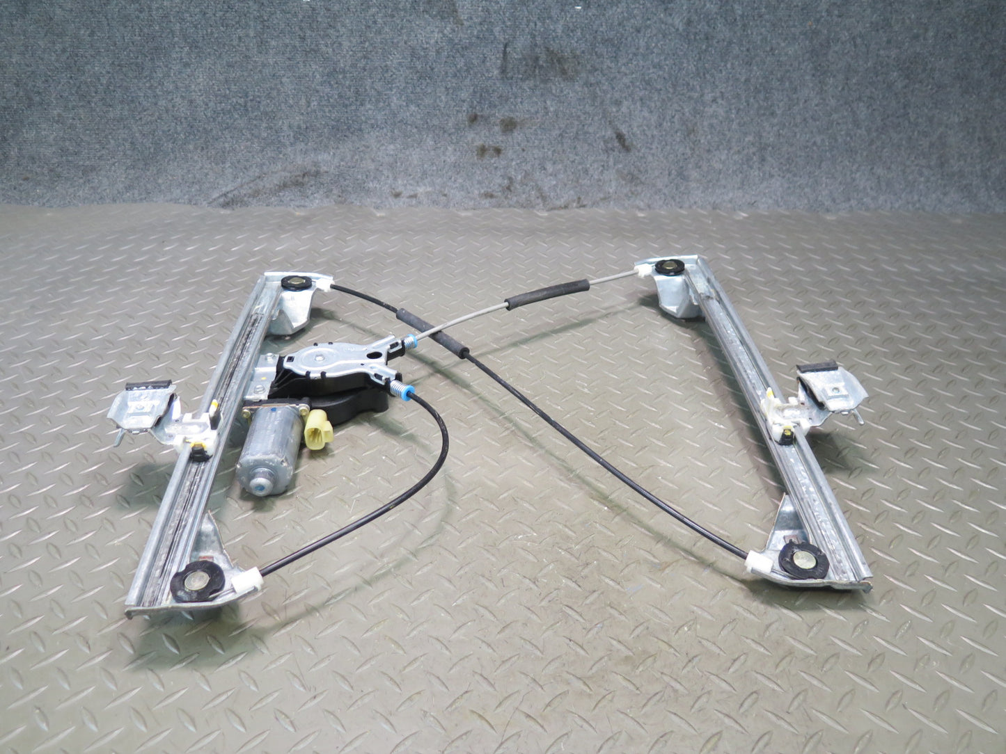 2003-2009 Hummer H2 Front Left Side Door Window Regulator W/ Motor