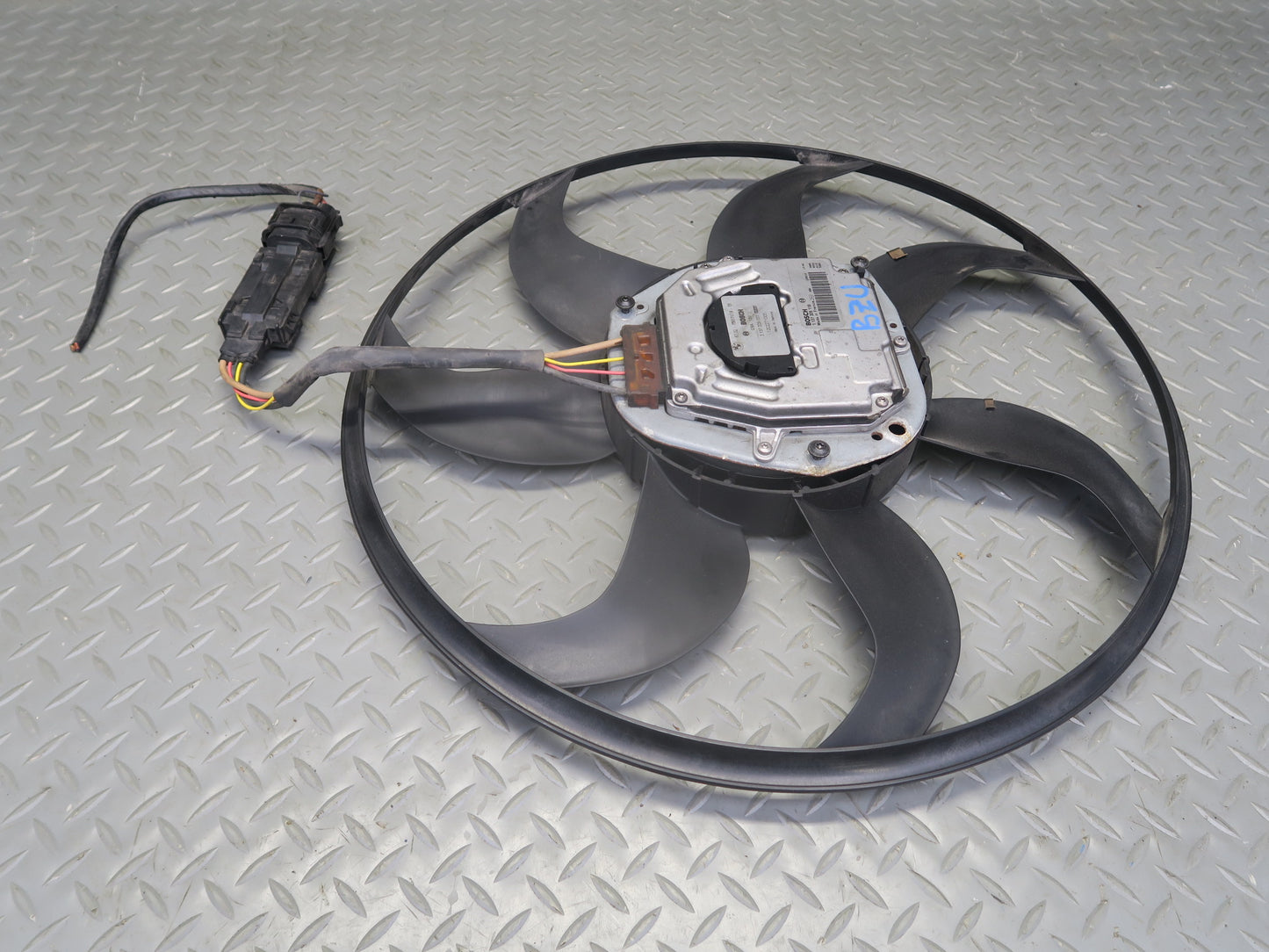 12-16 BMW E89 Z4 28i N20 Engine Radiator Cooling Fan Motor 7561712 OEM