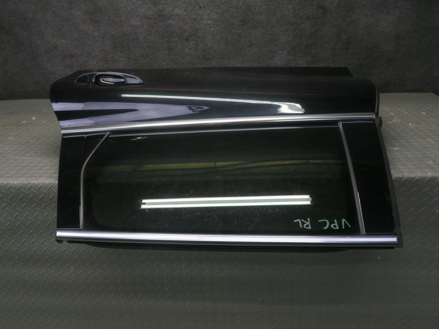 2011-2018 Porsche Cayenne 958 Rear Left Side Door Shell Frame Panel w Glass