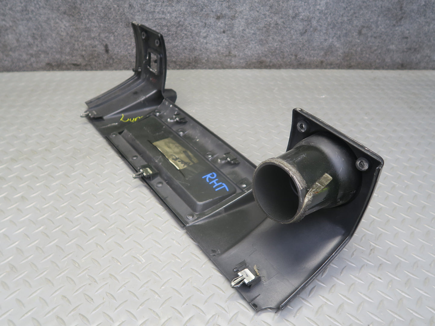 2003-2007 Hummer H2 Right Side Dash Upper Trim Panel W/ Air Vent Assembly