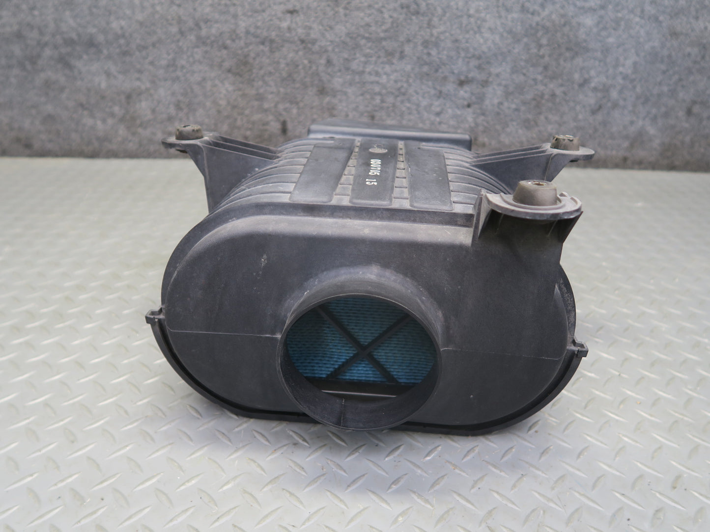 2003-2007 Hummer H2 6.0L Air Intake Cleaner Filter Box Housing