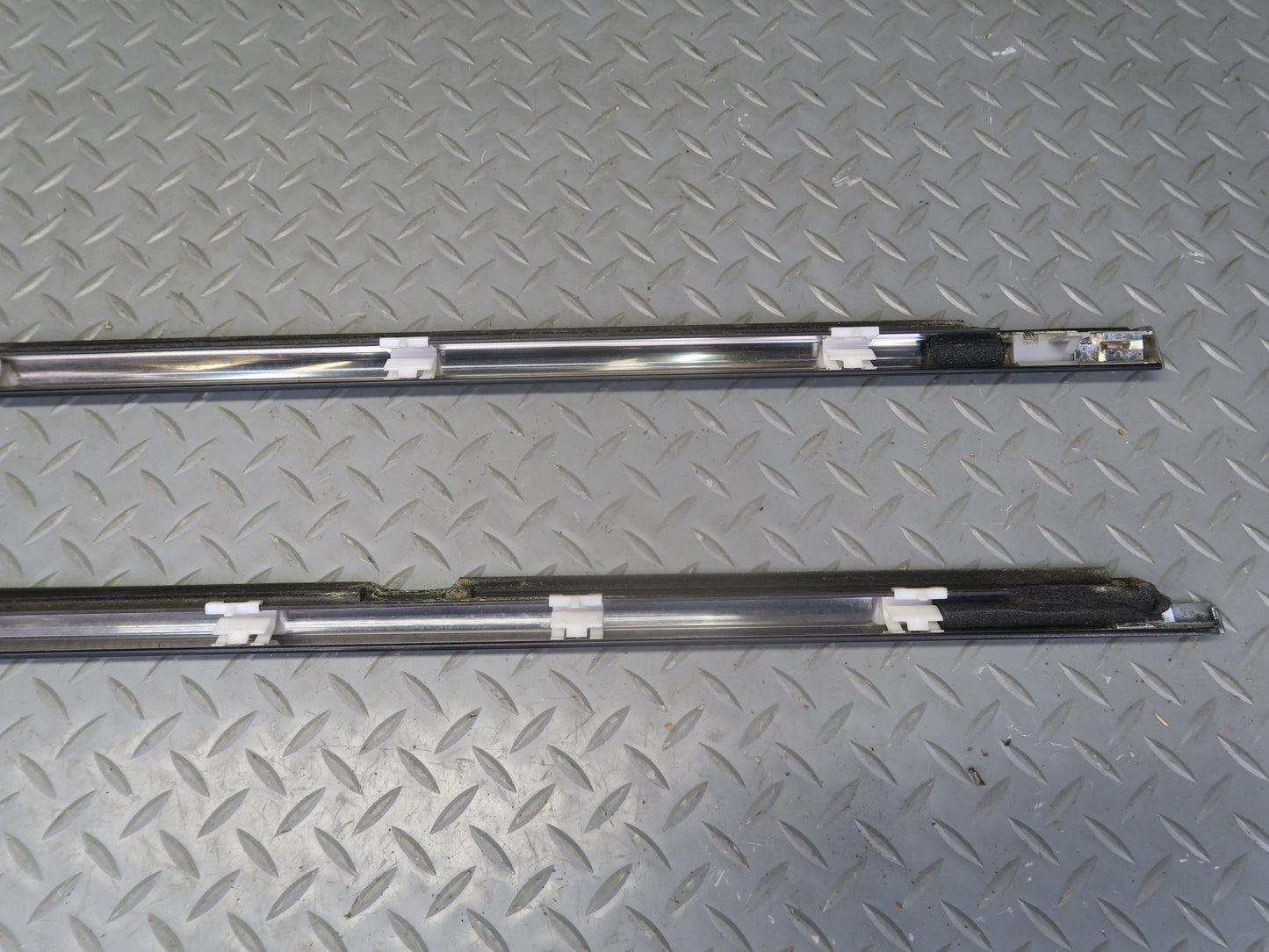 01-06 Lexus UCF30L LS430 Rear Left & Right Door Weatherstrip Molding Set OEM