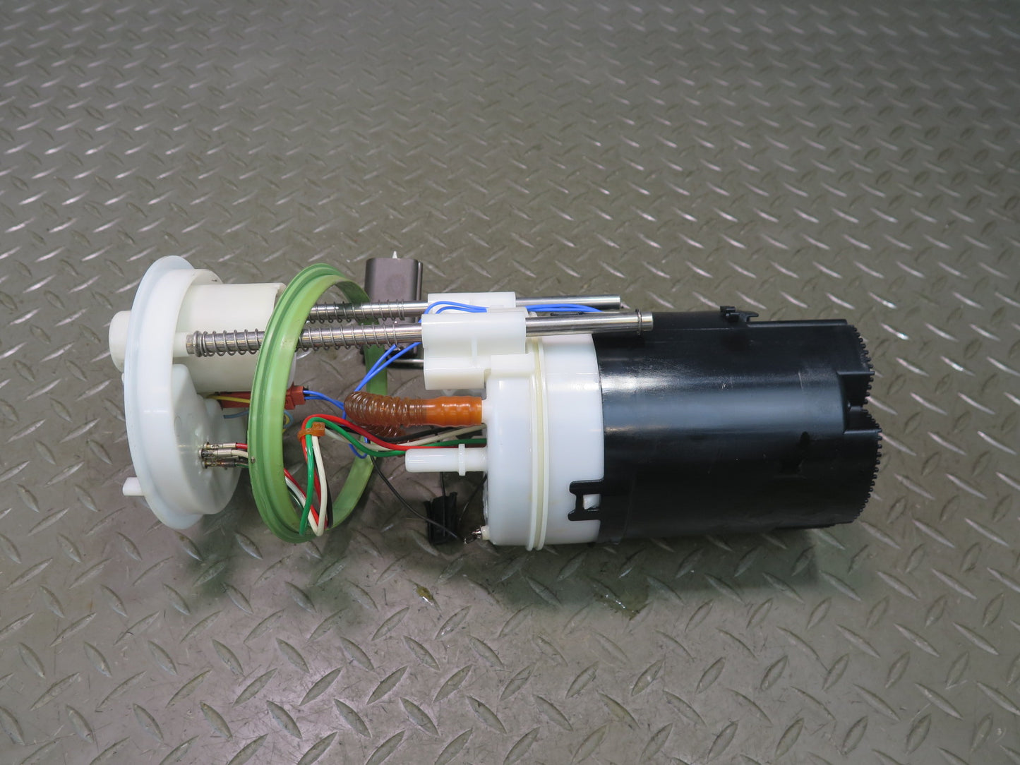2010-2014 BMW E71 X6M 4.4L S63 N63 Fuel Pump Level Sensor Sending Unit Set of 2