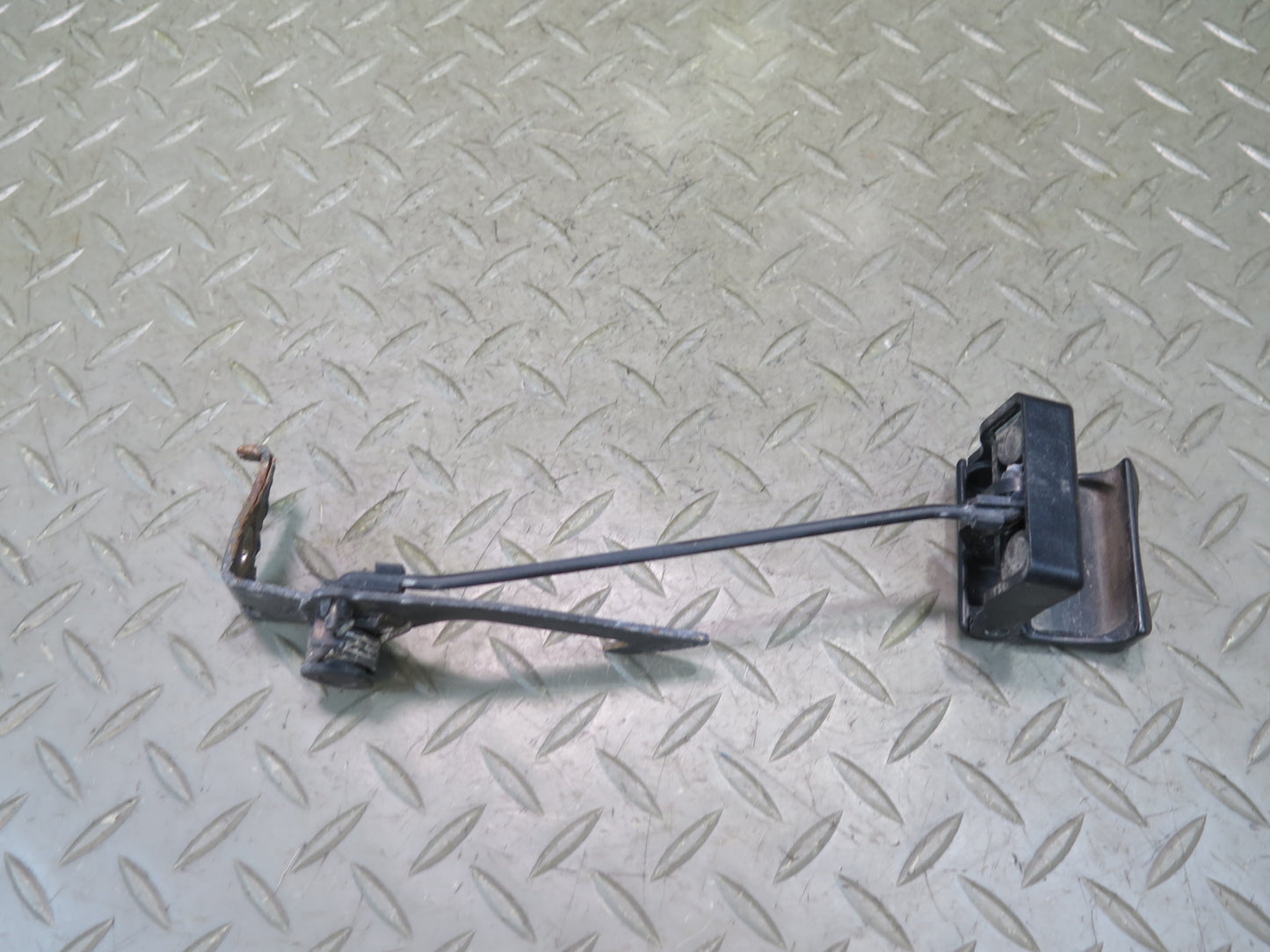 01-03 Lexus UCF30L LS430 Hood Lock Catch Open Release Mechanism OEM