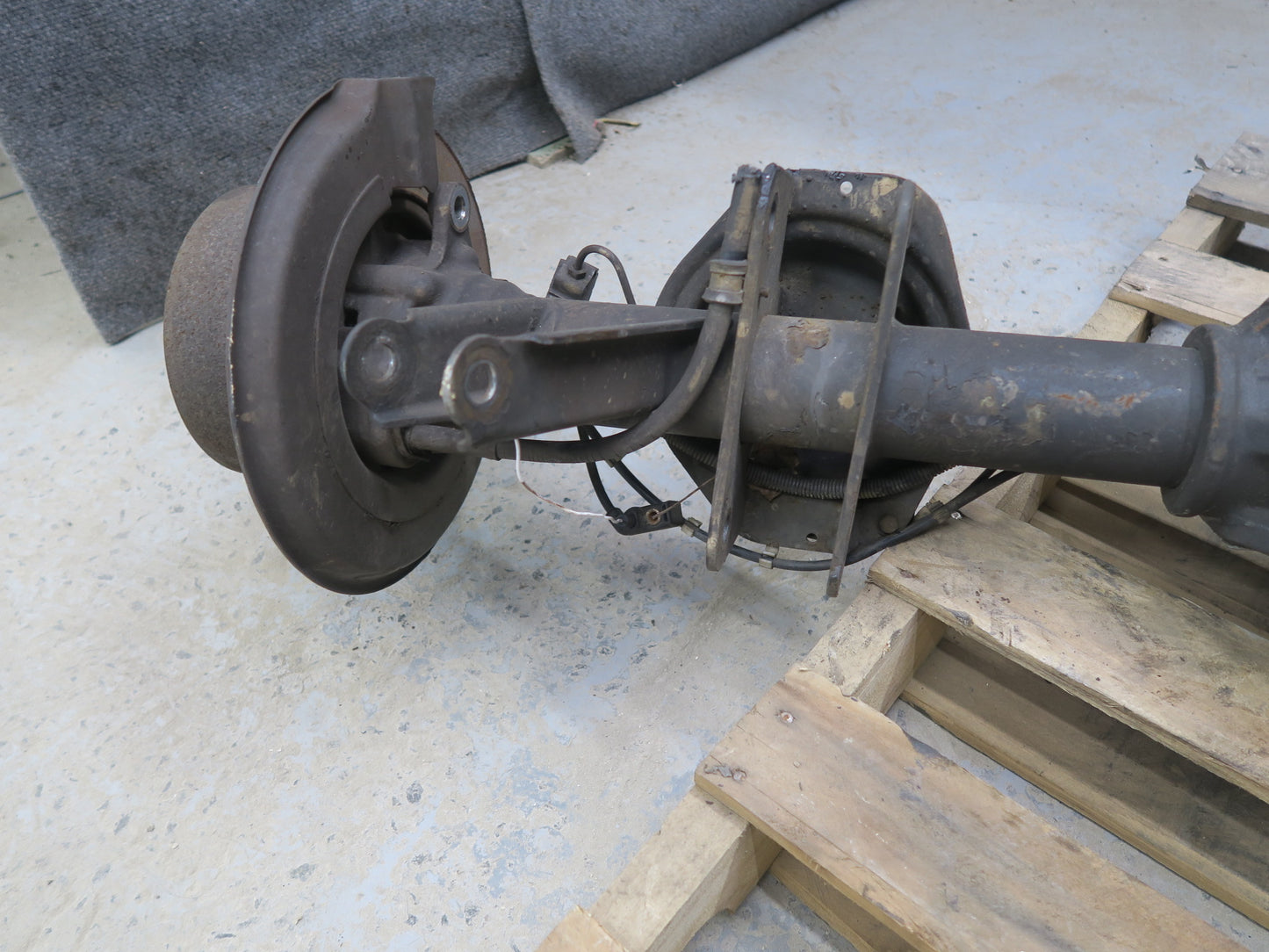 2002-2008 Mercedes W463 G500 AWD Rear Axle Differential Carrier Wheel Hub Assy