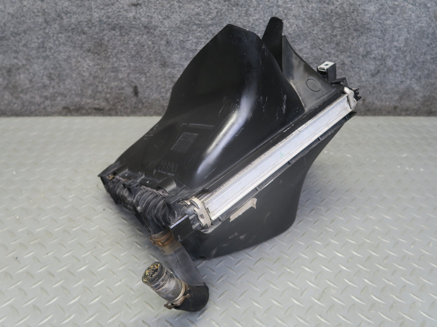 2015-2018 Porsche Cayenne S 958 Right Engine Cooling Auxiliary Radiator w Shroud