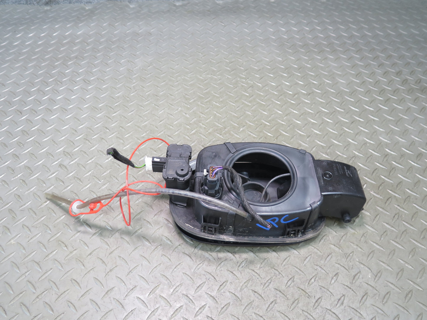 2015-2018 Porsche Cayenne 958 E-hybrid Battery Charger Door Lid w Actuator