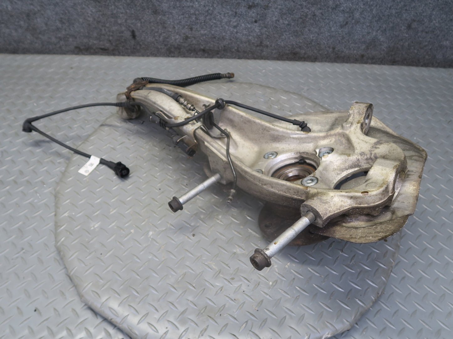 2011-2018 Porsche Cayenne 958 AWD Front Right Spindle Knuckle Wheel Hub Bearing