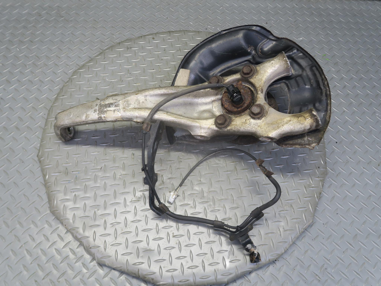 01-06 Lexus LS430 UCF30L RWD Front Left Spindle Knuckle Wheel Hub Bearing OEM