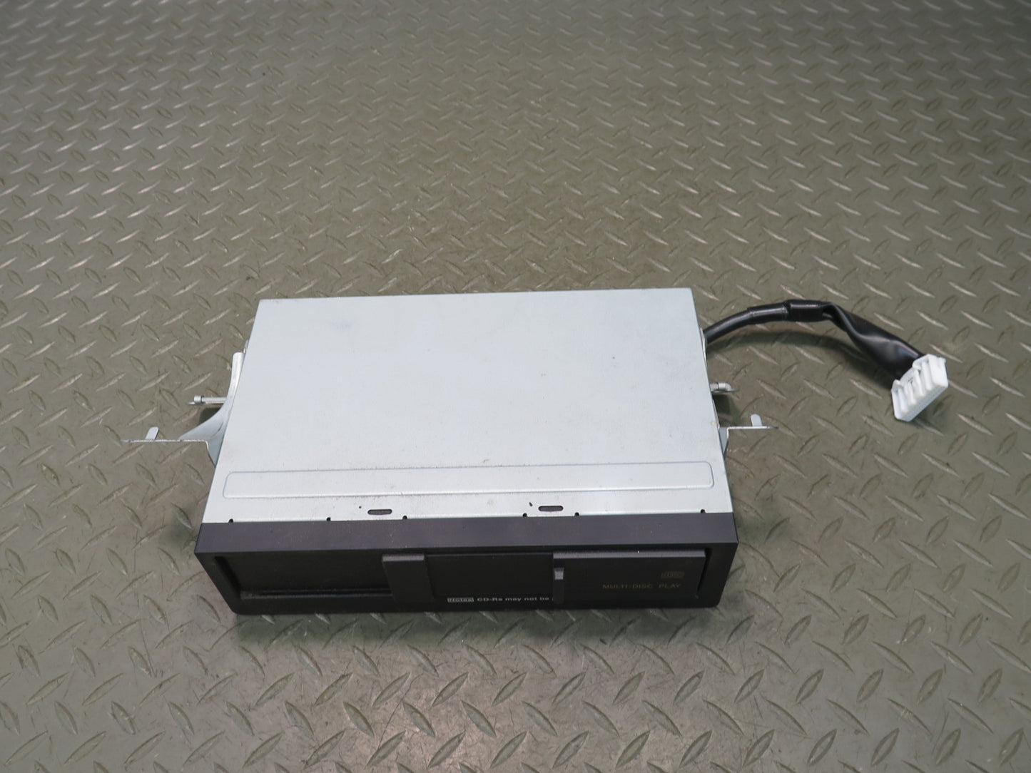 2003-2006 Lexus UZJ120L GX470 CD Changer Player w Magazine 86270-60070